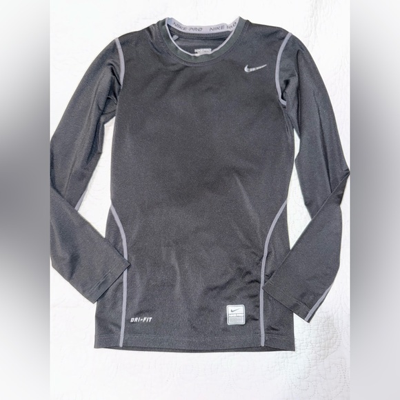 Bundle Nike Black‎ Performance Set with Logo Accents - Picture 2 of 6